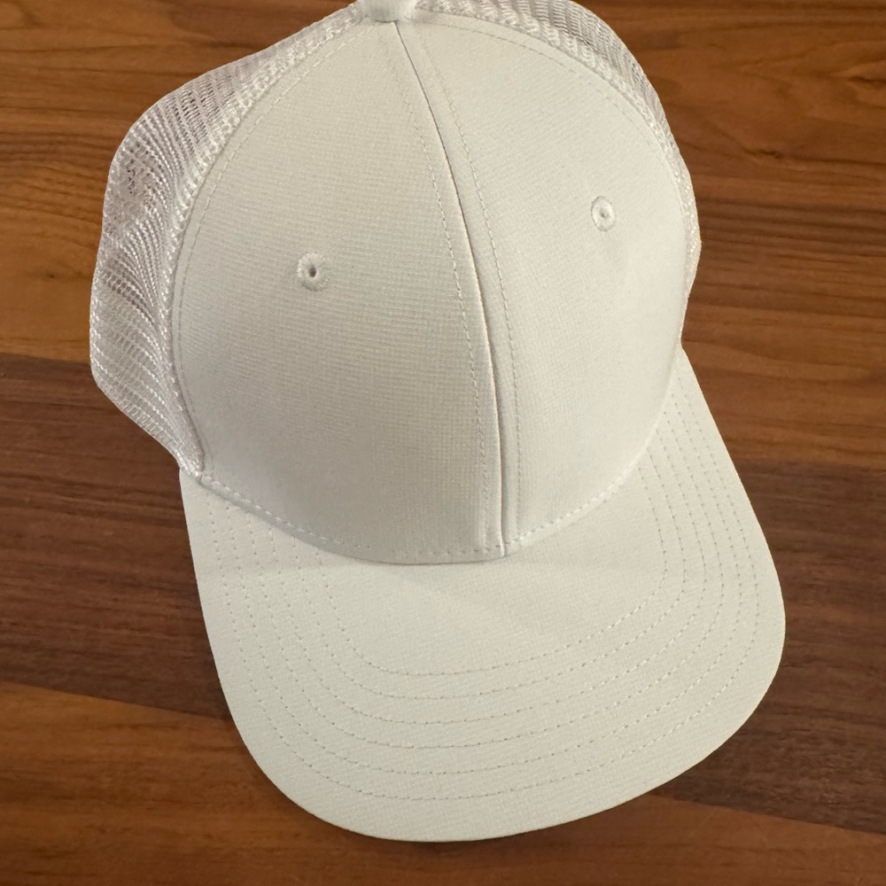 Vineyard Vines White Mesh Trucker Hat